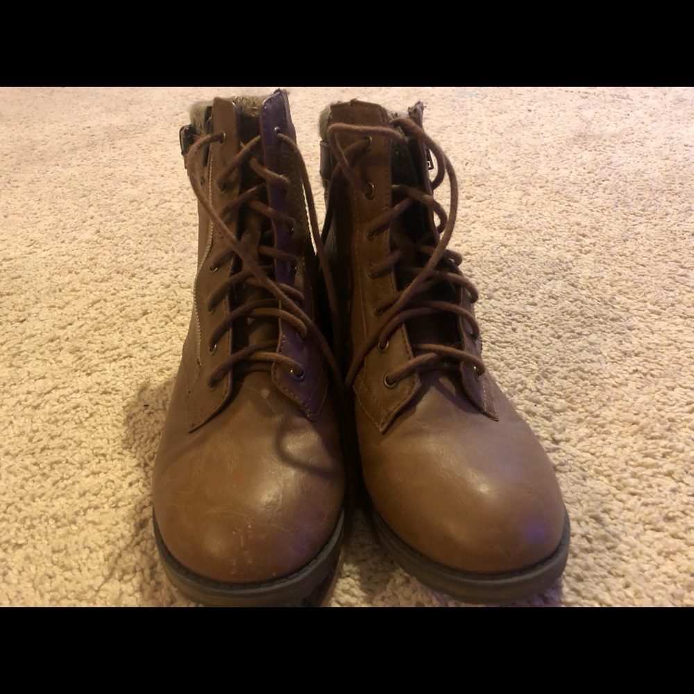 Boots - Picture 2 of 6